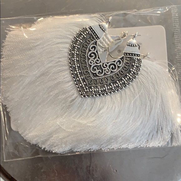 BOHO SILVER AND WHITE EARRINGS.  NWT - Picture 1 of 2